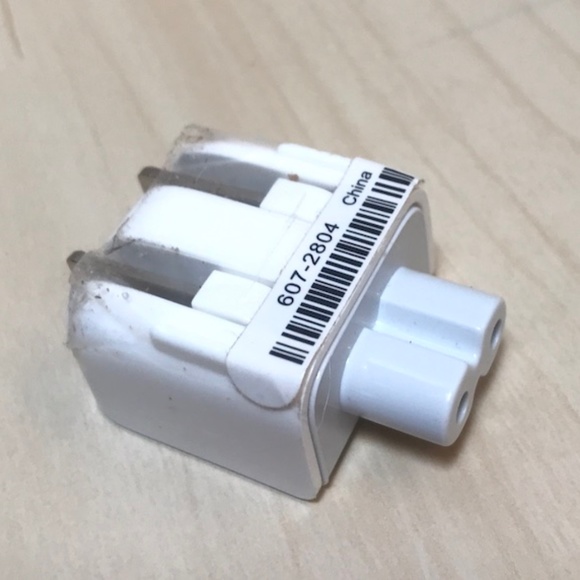 Apple Mac Adaptor Plug by Well Shin. 2.5A 125 Volt. New & NWOT- Two Available. - Picture 7 of 8